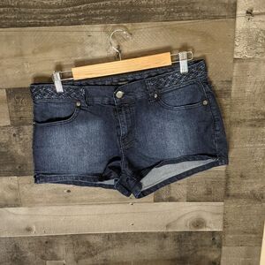 Forever 21 dark denim shorts 29